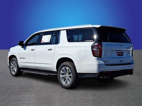 Used 2024 Chevrolet Suburban Premier image 6