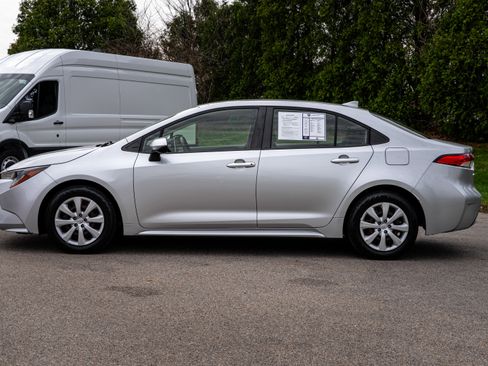Used 2020 Toyota Corolla LE image 8