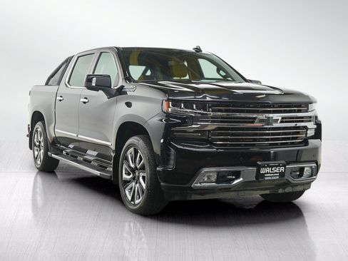 Used 2019 Chevrolet Silverado 1500 High Country w/ Technology Package AWD/4WD image 7