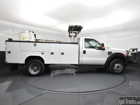 Used 2009 Ford F550 2WD Regular Cab Super Duty image 45