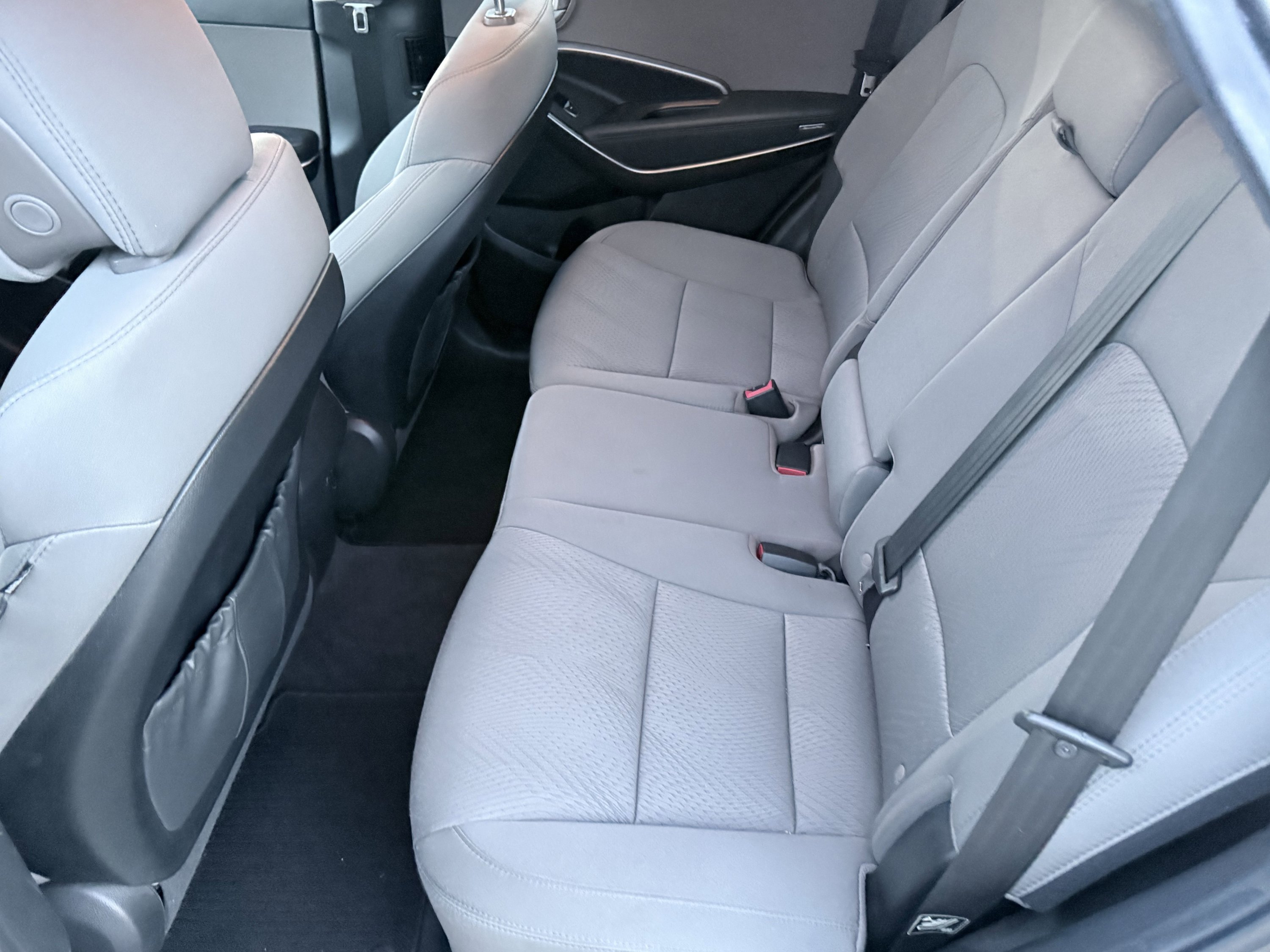 Used 2017 Hyundai Santa Fe Sport FWD image 29