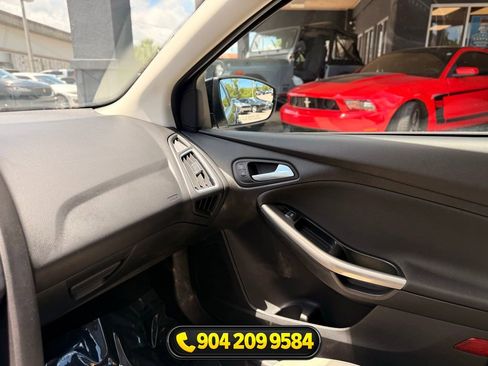 Used 2017 Ford Focus Titanium FWD image 16