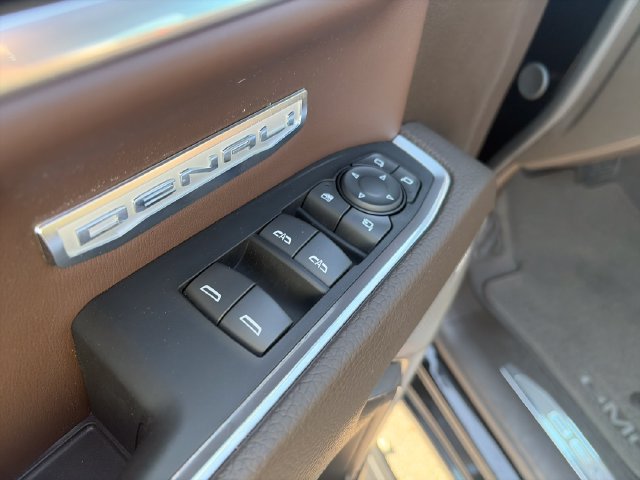 Used 2024 GMC Sierra 1500 Denali AWD/4WD image 11