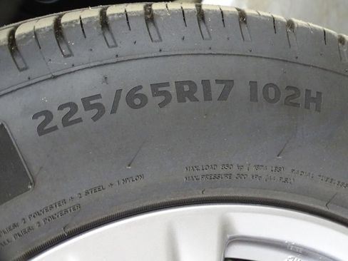 Used 2022 Toyota RAV4 LE image 32