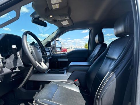 Used 2019 Ford F250 Lariat w/ Chrome Package AWD/4WD image 9