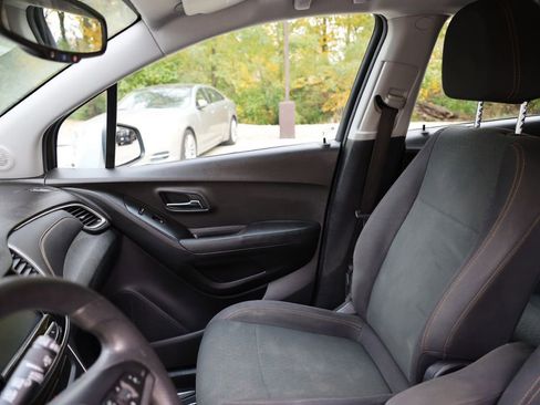 Used 2017 Chevrolet Trax LS image 14