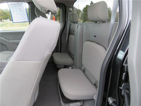 Used 2020 Nissan Frontier S image 5