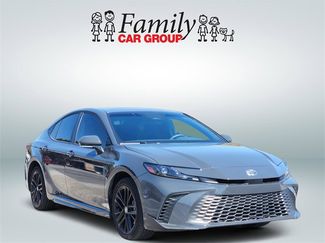 Used 2025 Toyota Camry SE video 2