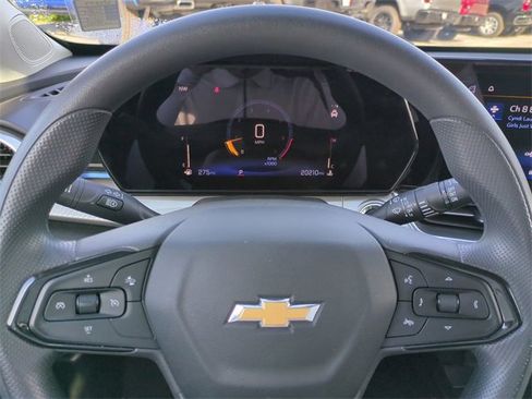 Certified 2025 Chevrolet Trax LT image 29