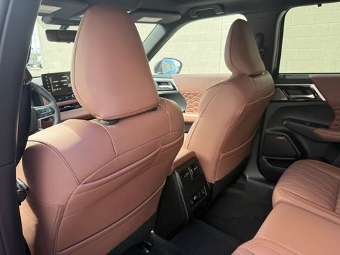 New 2026 Mitsubishi Outlander SEL image 23