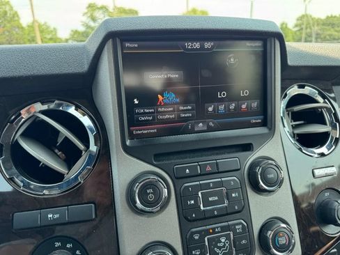 Used 2014 Ford F250 Platinum AWD/4WD image 21
