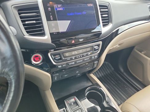 Used 2017 Honda Pilot Touring image 10