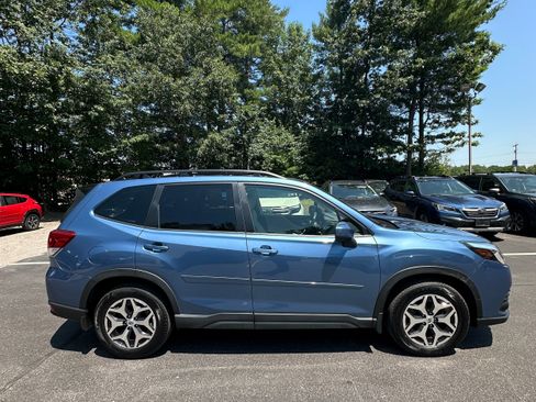 Used 2024 Subaru Forester Premium AWD/4WD image 4
