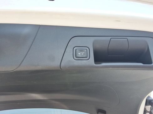Used 2023 Buick Envision Essence w/ Sport Touring Package FWD image 24