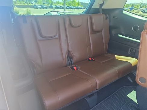 Used 2019 Subaru Ascent Touring w/ Popular Package #2 AWD/4WD image 19