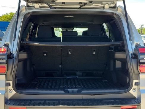 Used 2026 Toyota 4Runner SR5 AWD/4WD image 10