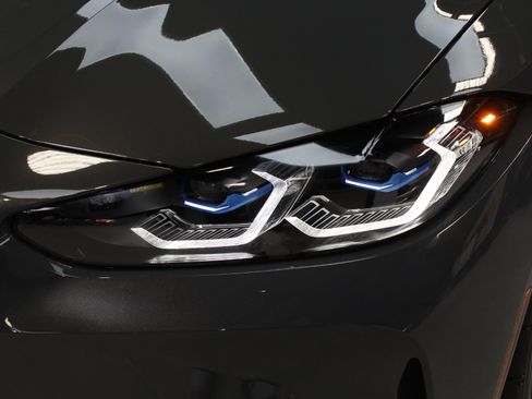 Used 2022 BMW M4 xDrive Competition AWD/4WD image 11