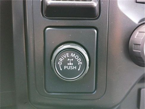 Used 2024 Ford F150 XL image 15