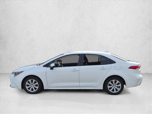 Used 2021 Toyota Corolla LE FWD image 8