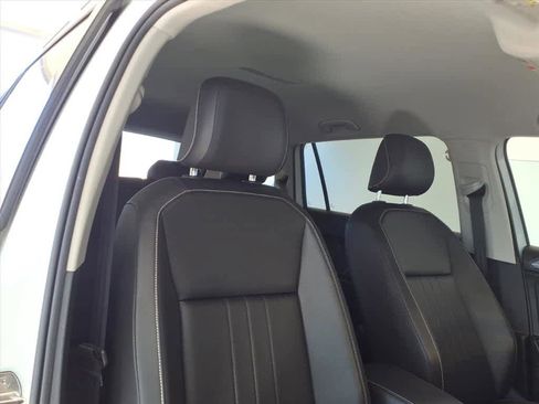 Used 2022 Volkswagen Tiguan SE image 22