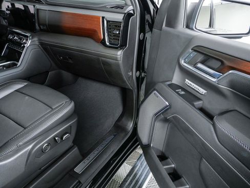 Used 2024 GMC Sierra 1500 Denali AWD/4WD image 26
