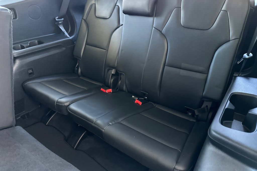 Used 2020 Kia Telluride S w/ S 8 Passenger Seating Package AWD/4WD image 17