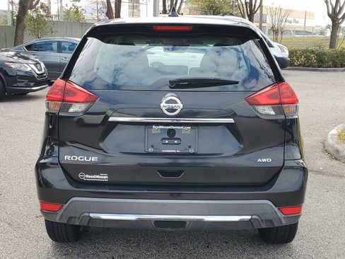 Used 2019 Nissan Rogue S image 3