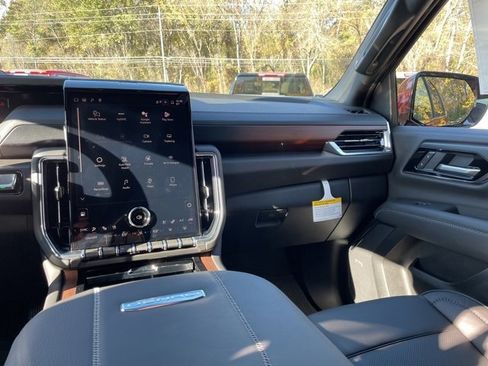 New 2026 GMC Yukon Denali w/ Sun & Power Step Package image 24