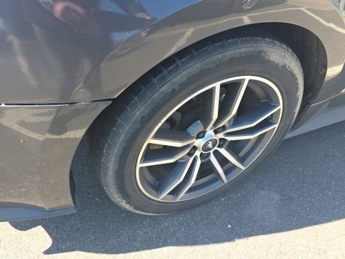 Used 2017 Ford Mustang Premium image 4