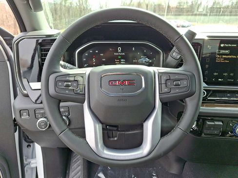 New 2026 GMC Sierra 1500 Elevation image 16