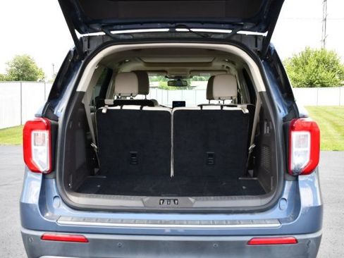 Used 2021 Ford Explorer Platinum w/ Equipment Group 601A AWD/4WD image 32
