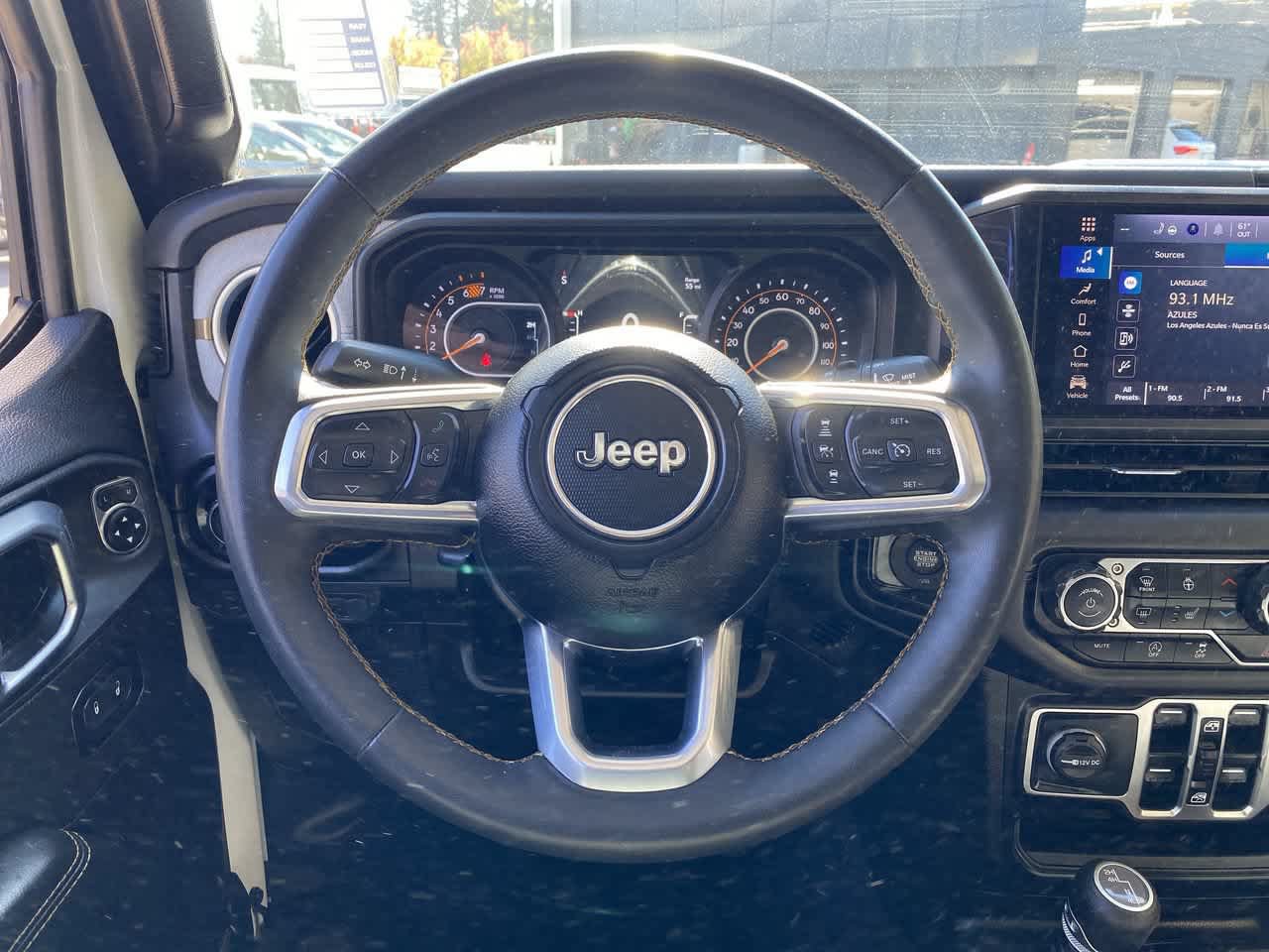 Used 2025 Jeep Wrangler Unlimited Sahara AWD/4WD image 19