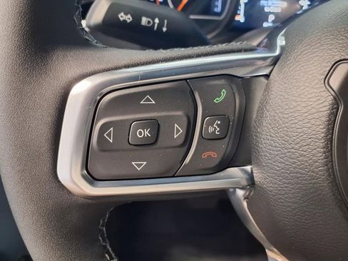 Used 2026 Jeep Wrangler Unlimited Sahara AWD/4WD image 8