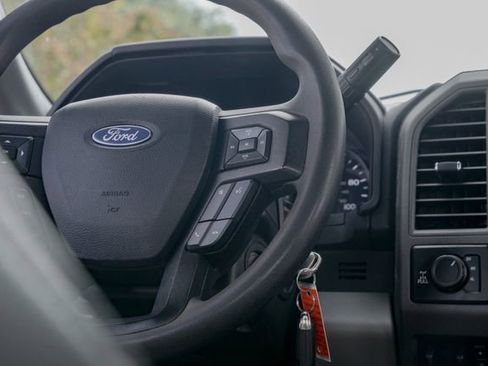 Used 2020 Ford F250 XL w/ Power Equipment Group image 41