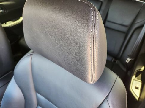 Used 2025 Nissan Rogue SL AWD/4WD image 14