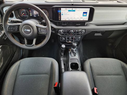 Used 2024 Jeep Gladiator Sport AWD/4WD image 9