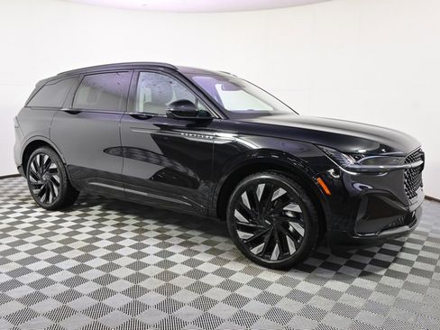 New 2026 Lincoln Nautilus Reserve image 8