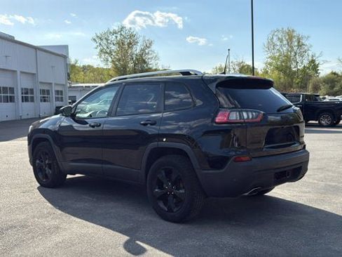 Used 2019 Jeep Cherokee Limited w/ Trailer Tow Group AWD/4WD image 8