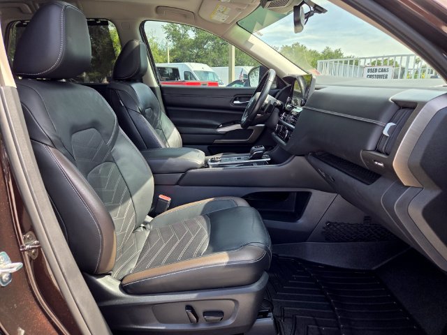 Used 2022 Nissan Pathfinder Platinum w/ Cargo Package AWD/4WD image 21