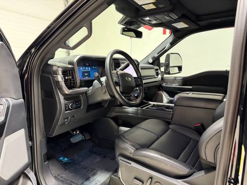 Used 2026 Ford F250 Platinum AWD/4WD image 9