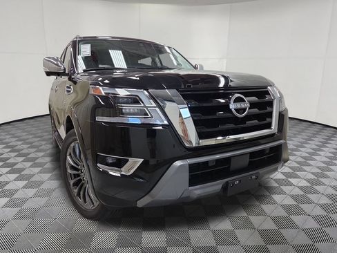 Used 2022 Nissan Armada Platinum w/ Captain's Chairs Package AWD/4WD image 2