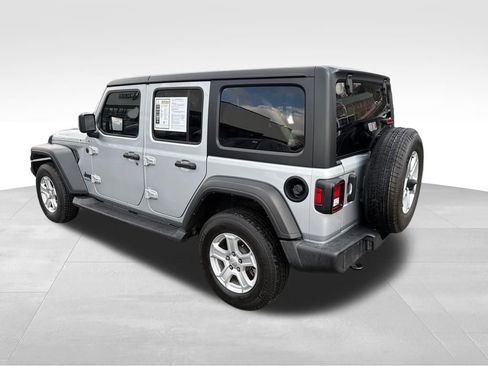Used 2023 Jeep Wrangler Sport S image 9
