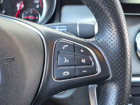 Used 2020 Mercedes-Benz GLA 250 4MATIC image 33
