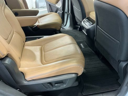 Used 2025 INFINITI QX80 Sensory image 26