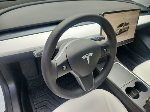 Used 2023 Tesla Model 3 Standard Range image 10