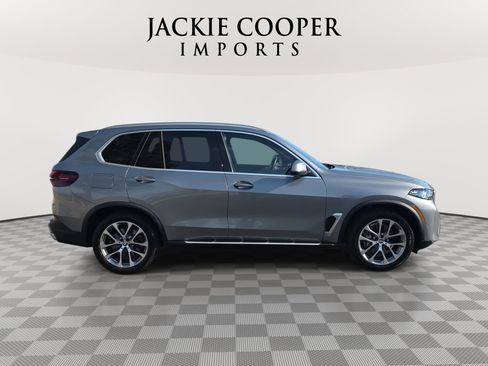 Used 2024 BMW X5 xDrive40i image 4