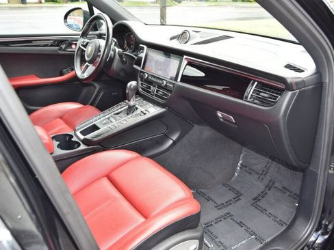 Used 2021 Porsche Macan AWD/4WD image 23