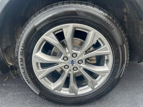 Used 2022 Ford Explorer Limited w/ Equipment Group 301A AWD/4WD image 44