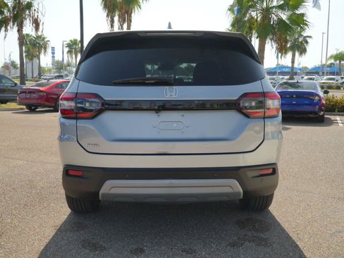 Used 2025 Honda Pilot EX-L image 10