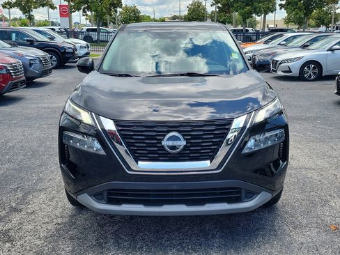 Certified 2022 Nissan Rogue SV FWD image 2